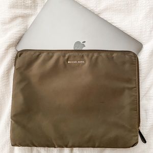 MICHAEL KORS Zipper Laptop Sleeve